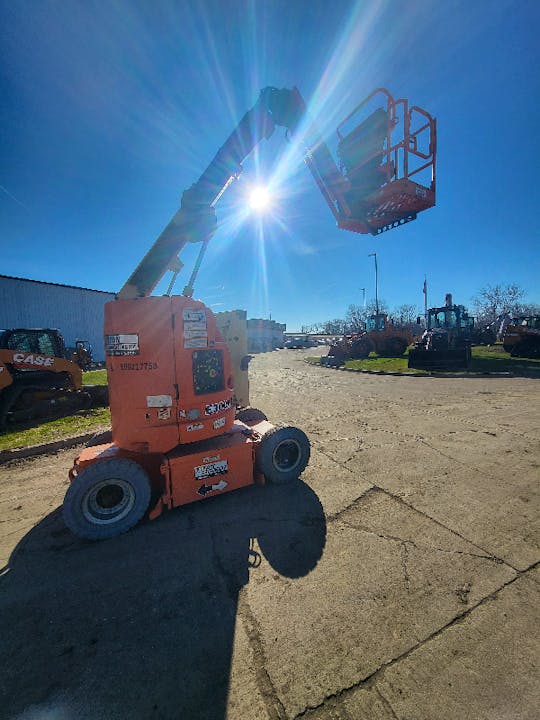 JLG INDUSTRIES E300AJP