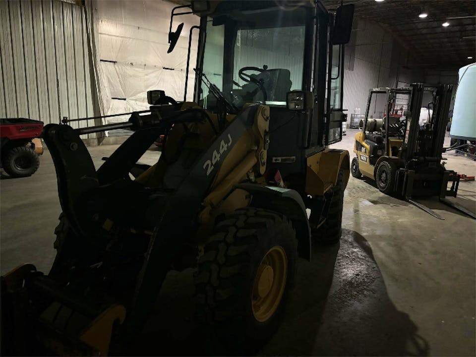 John Deere 244J