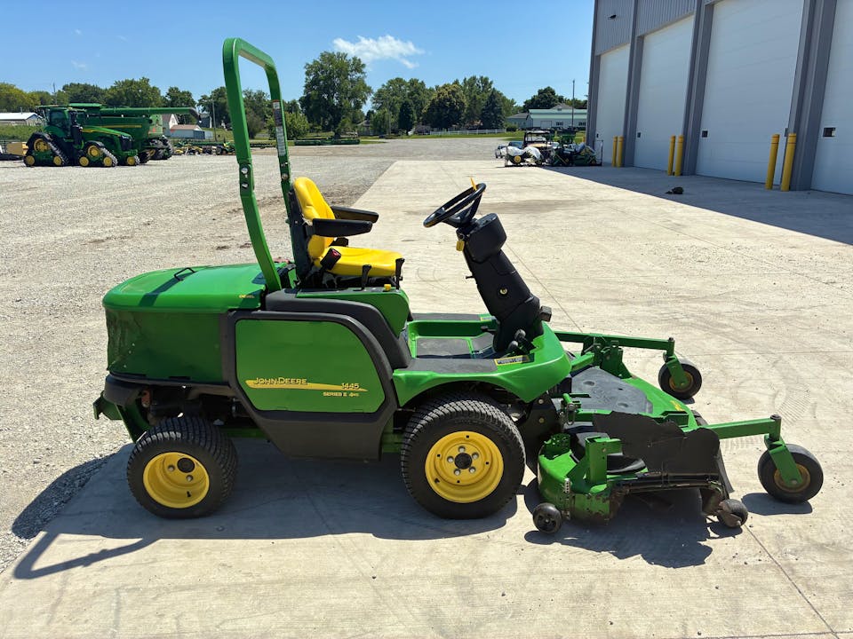 John Deere 1445