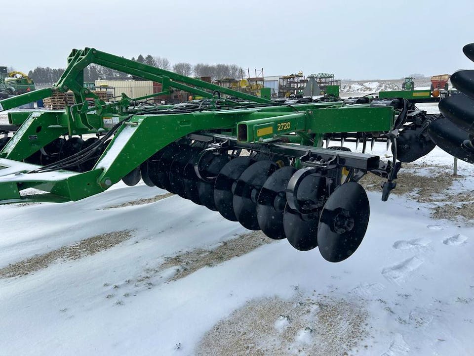 John Deere 2720