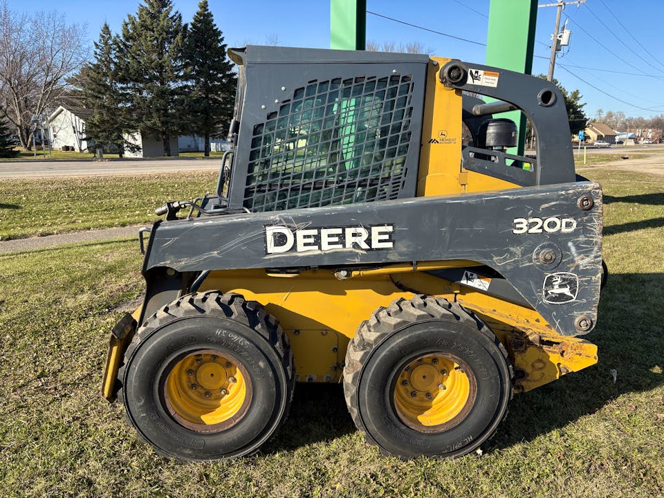 John Deere 320D