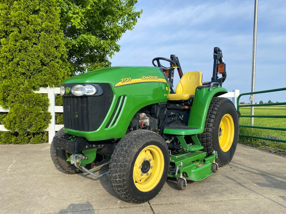 John Deere 3720