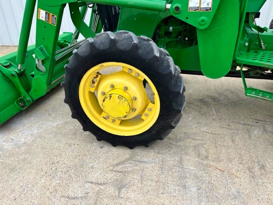 John Deere 5045E