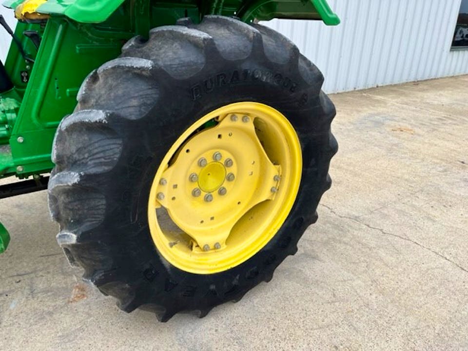 John Deere 5045E