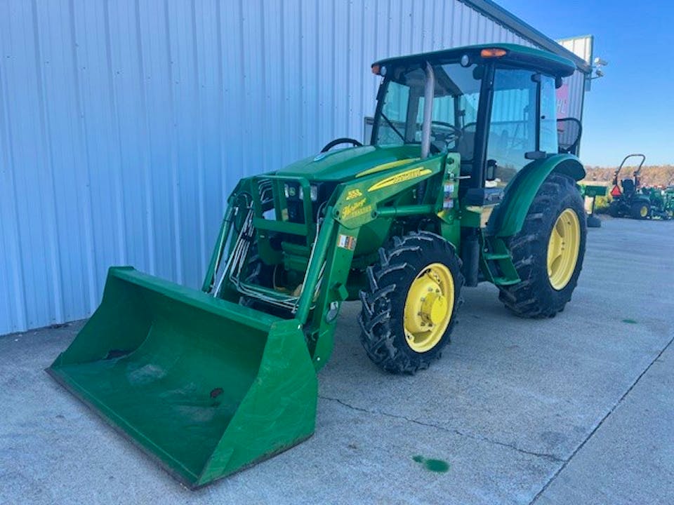 John Deere 5083E