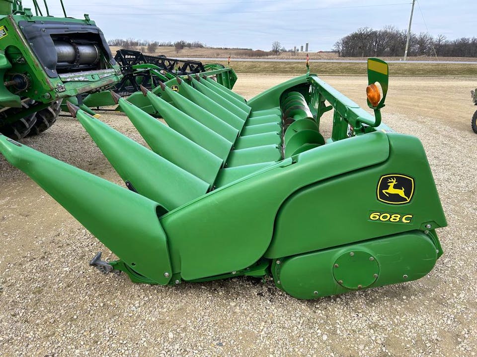 John Deere 608C