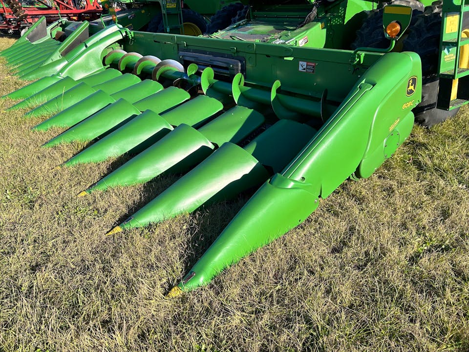 John Deere 608C