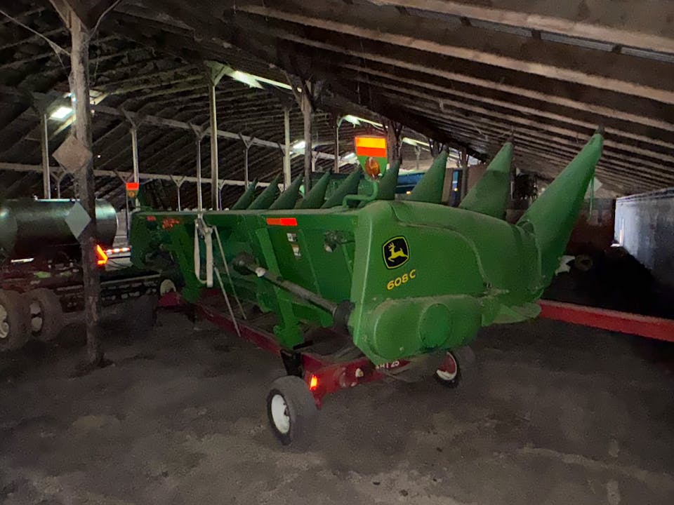 John Deere 608C