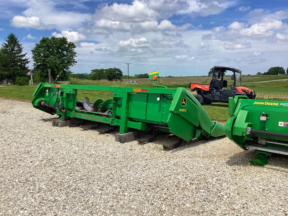 John Deere 608C