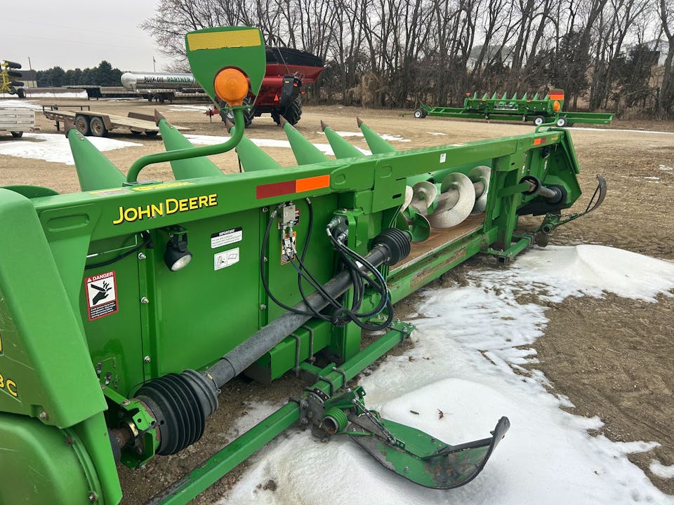 John Deere 608C