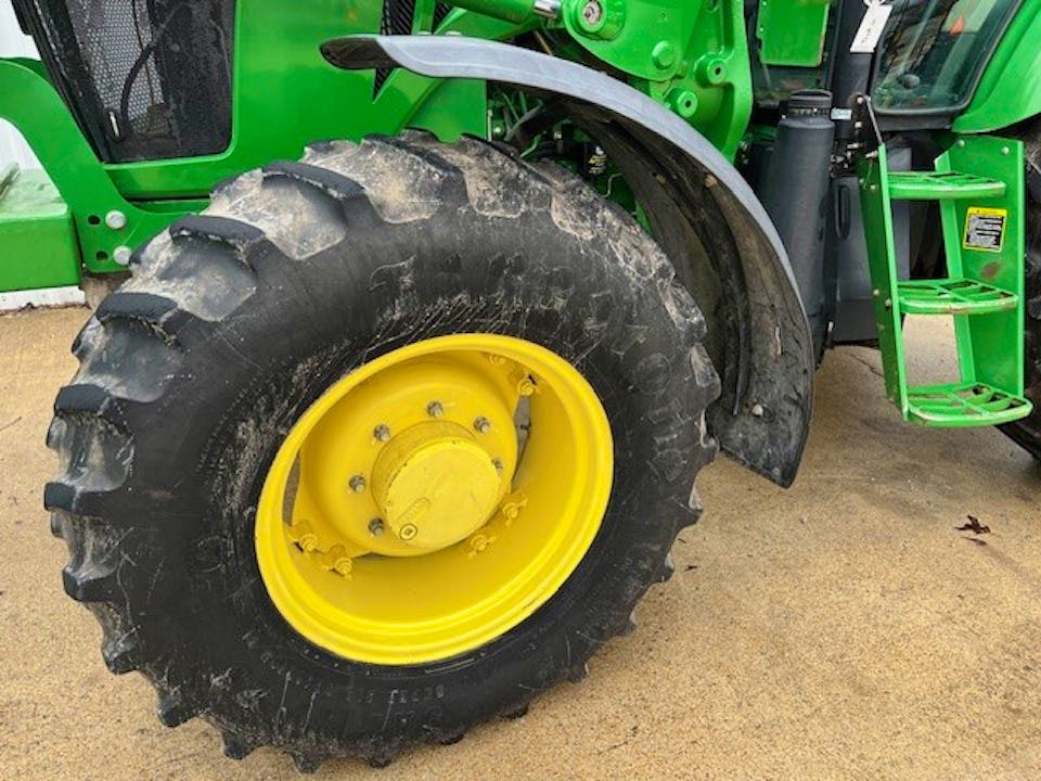 John Deere 6115D