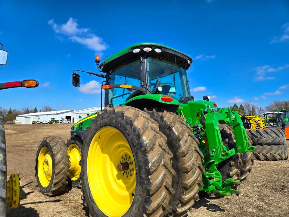 John Deere 8310R
