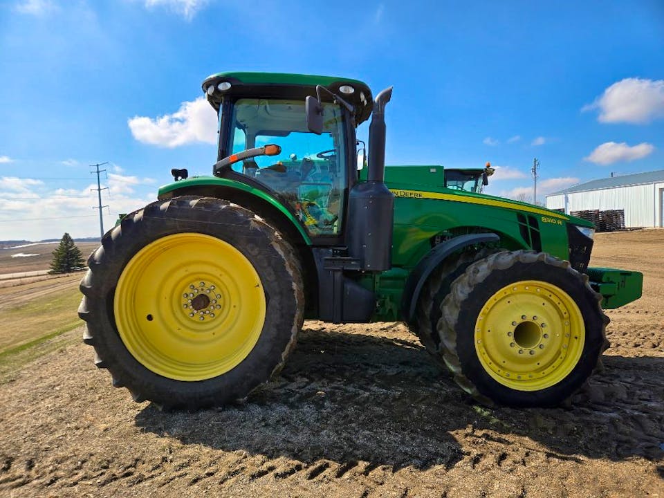 John Deere 8310R