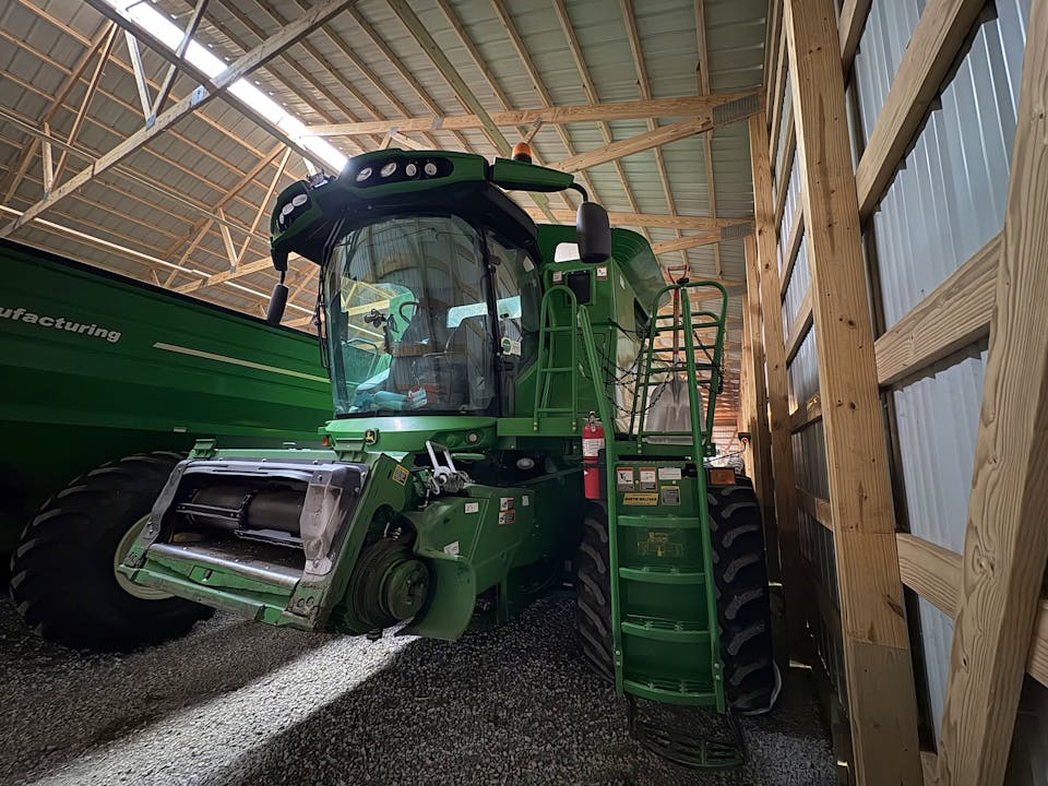 John Deere S660