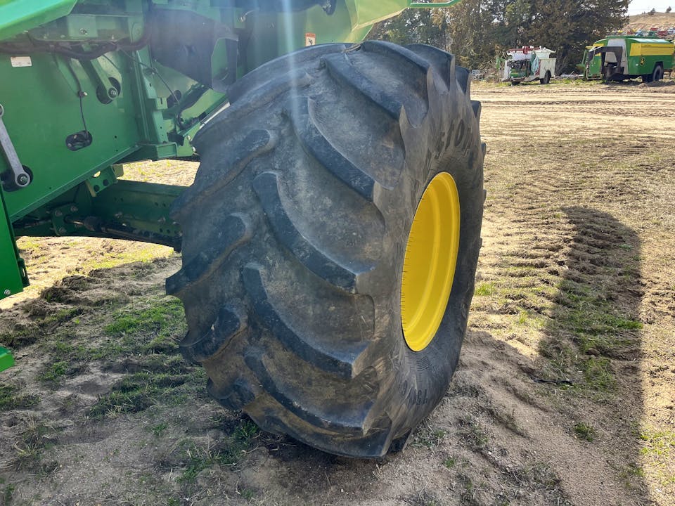 John Deere S680