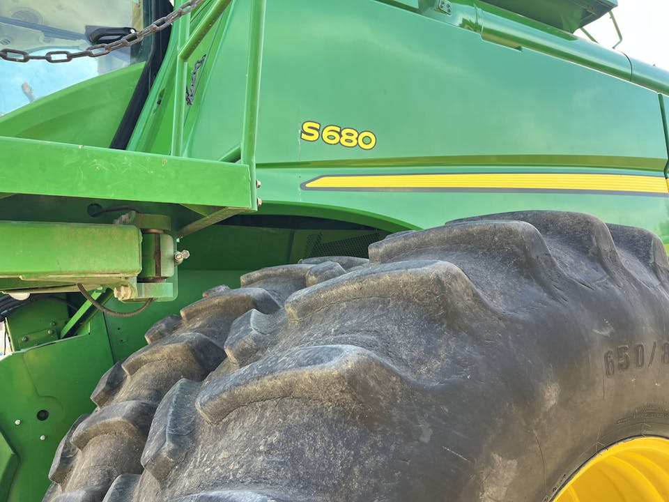 John Deere S680