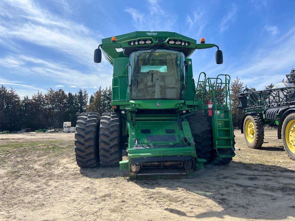 John Deere S680
