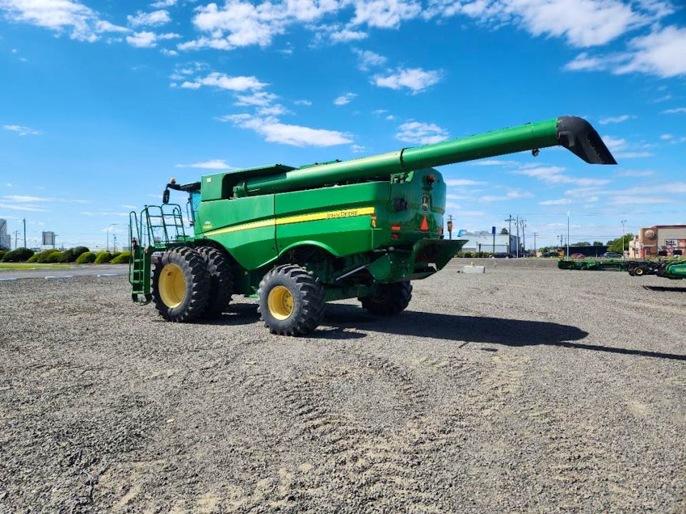 John Deere S680