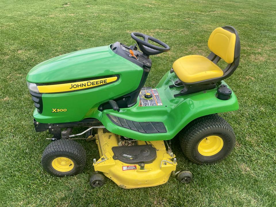 John Deere X300