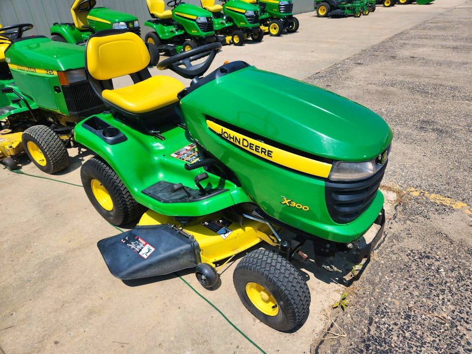 John Deere X300