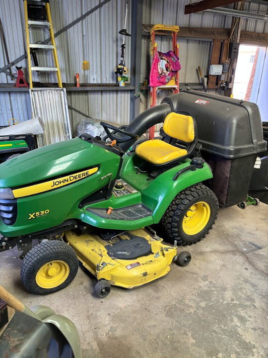 John Deere X530