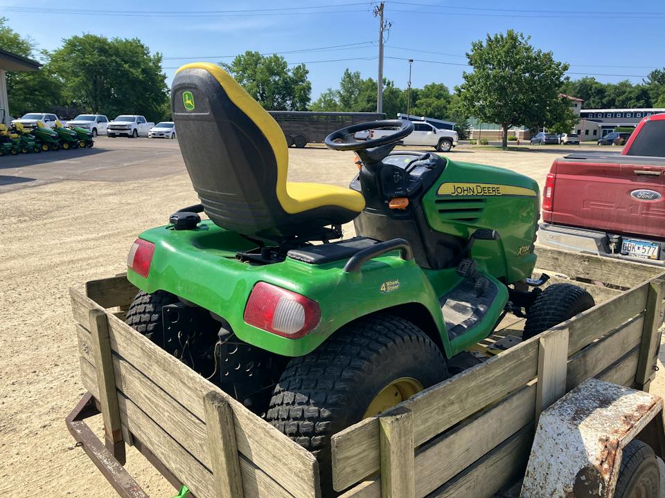 John Deere X724