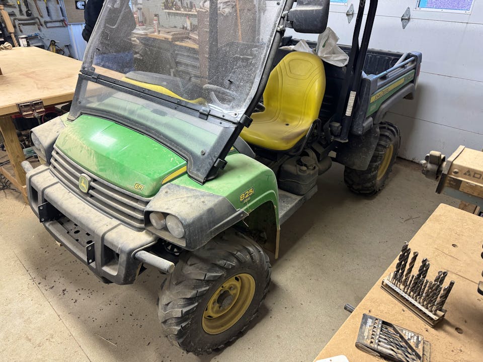 John Deere XUV825I