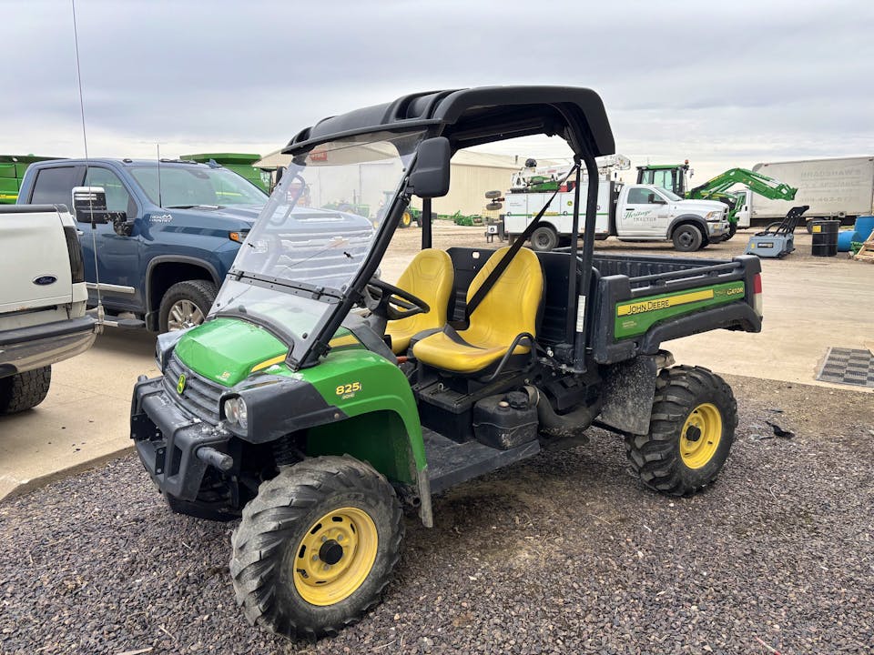 John Deere XUV825I