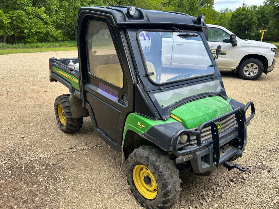 John Deere XUV825I GREEN