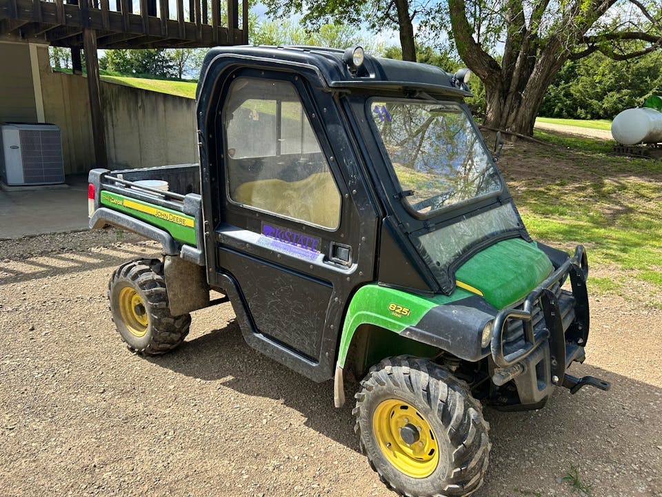 John Deere XUV825I GREEN