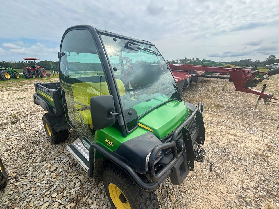 John Deere XUV825I GREEN