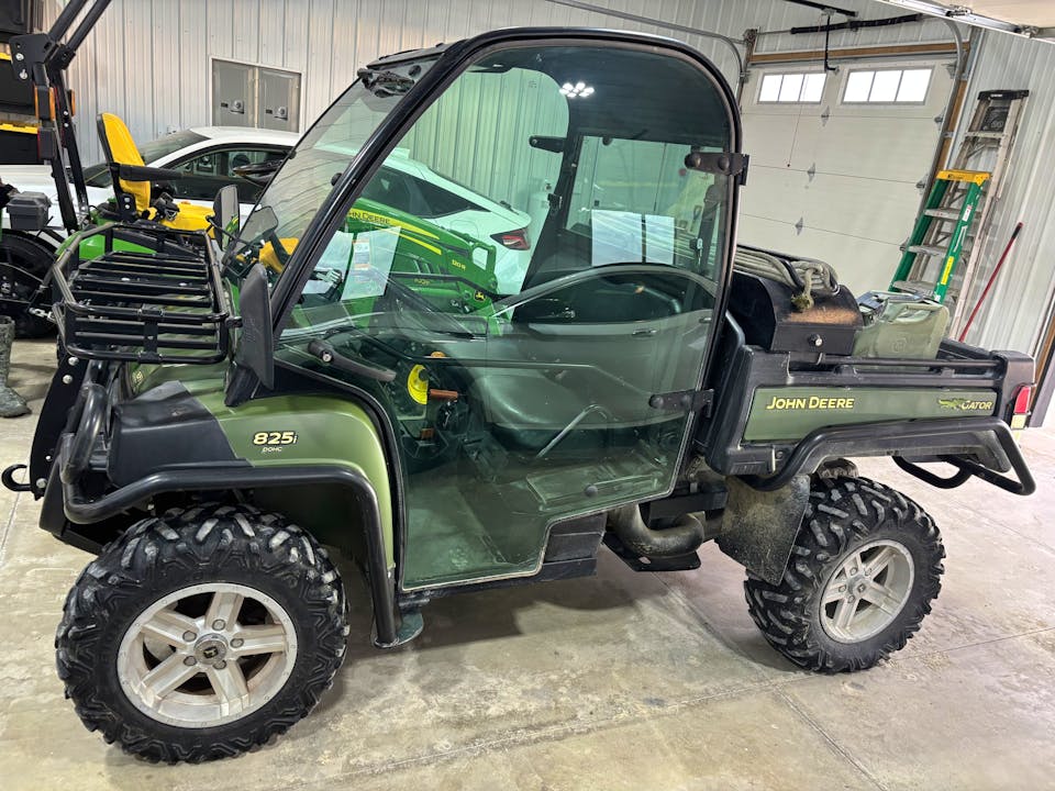 John Deere XUV825I OLIVE