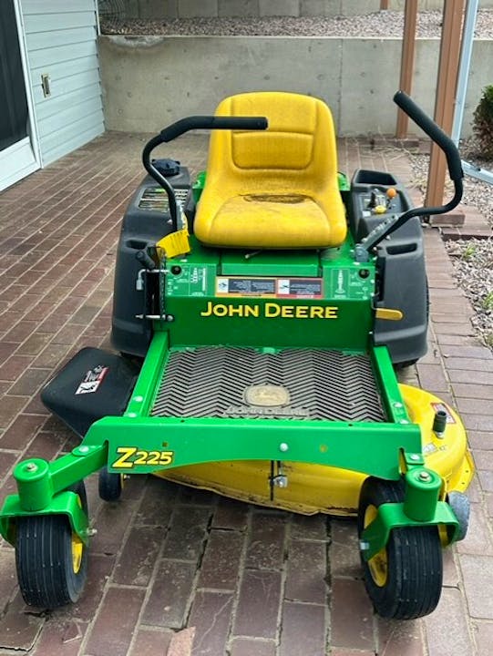 John Deere Z225