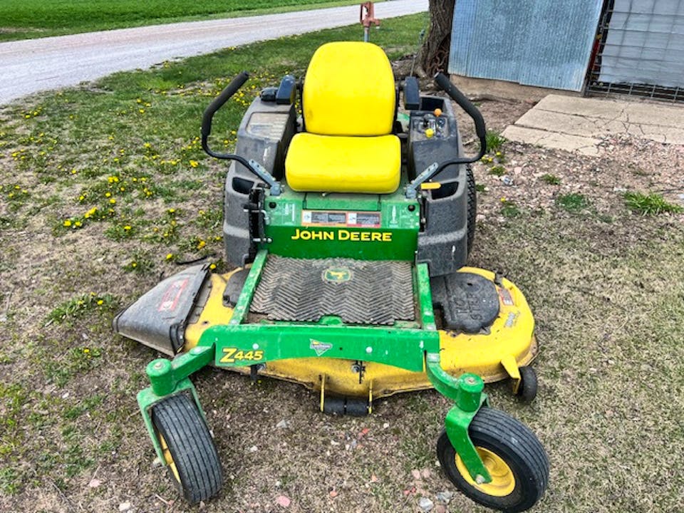 John Deere Z445