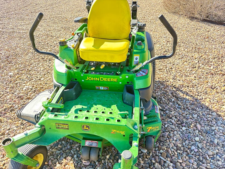 John Deere Z910A