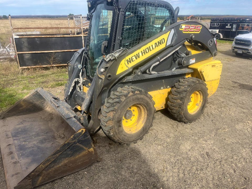 NEW HOLLAND L225