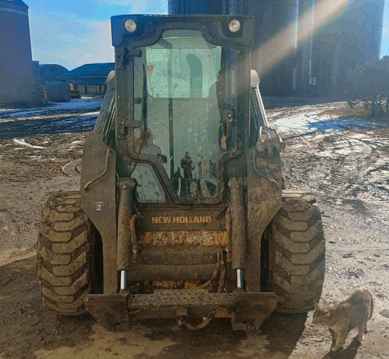 NEW HOLLAND L230