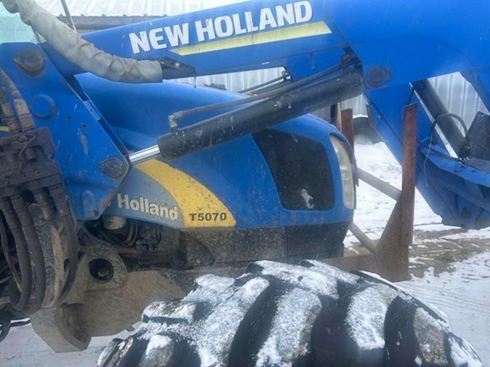NEW HOLLAND T5070