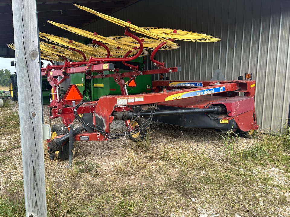 New Holland H7230