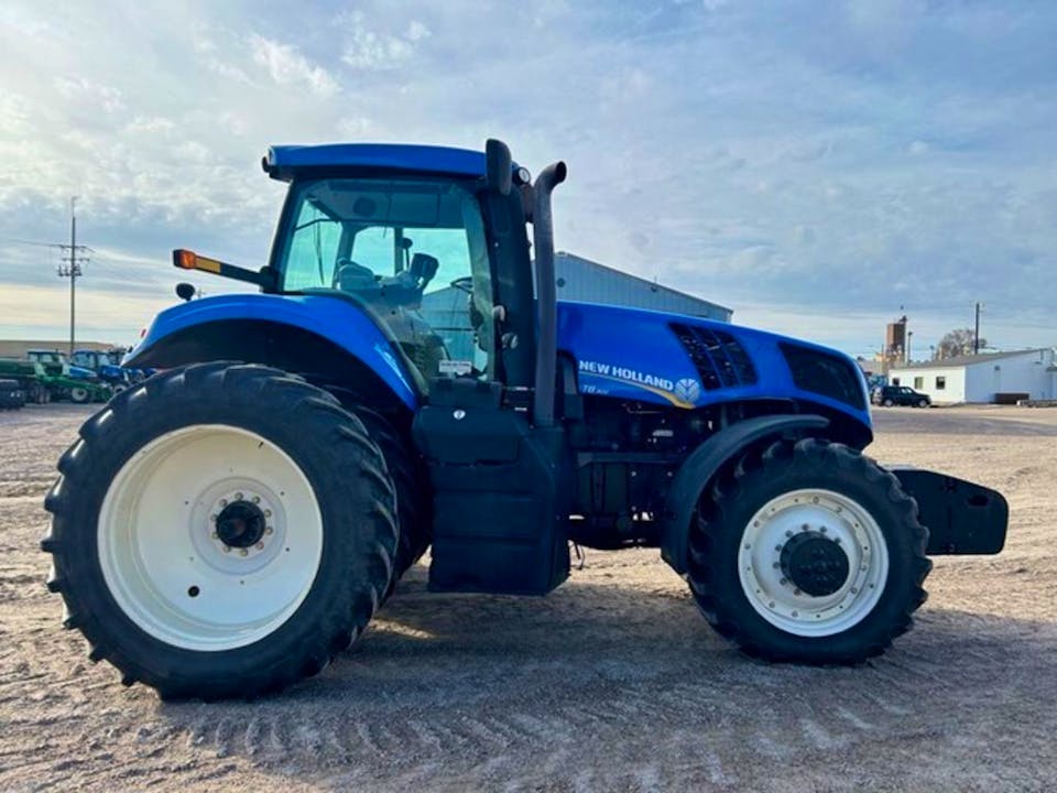 New Holland T8.300