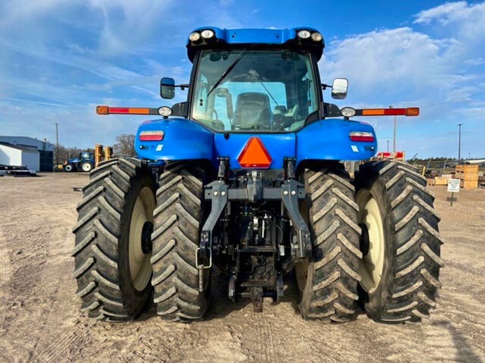 New Holland T8.300