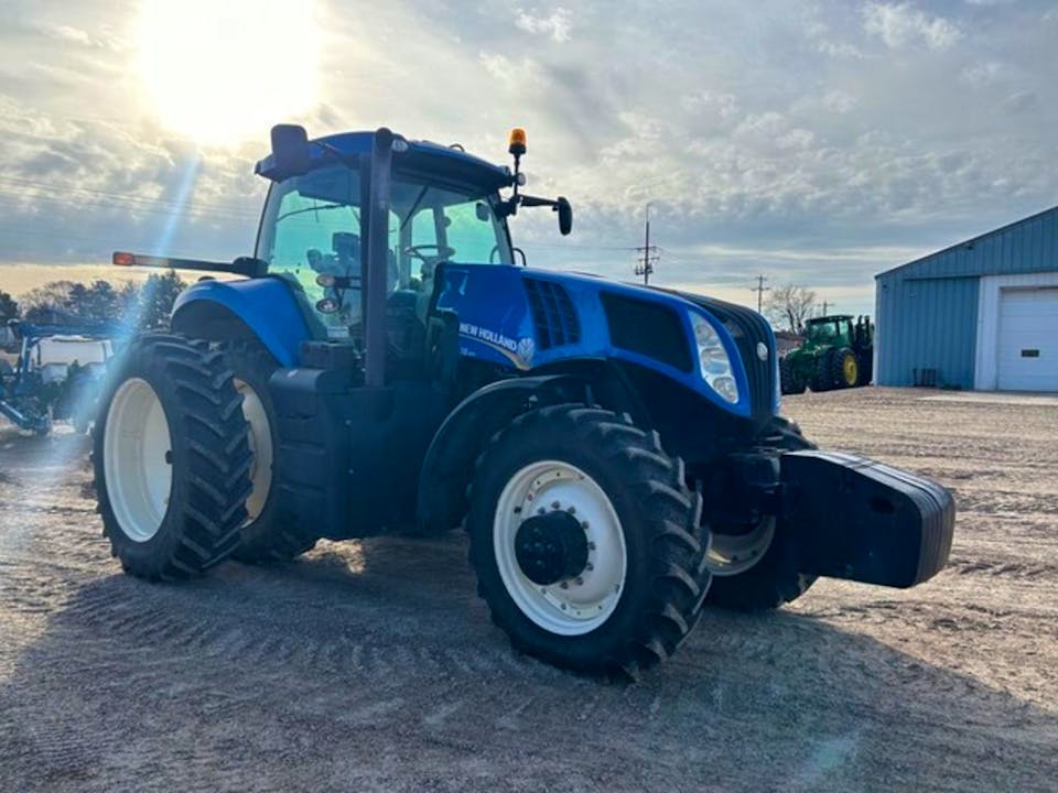 New Holland T8.300
