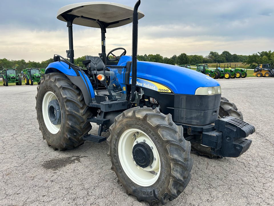 New Holland TD5040
