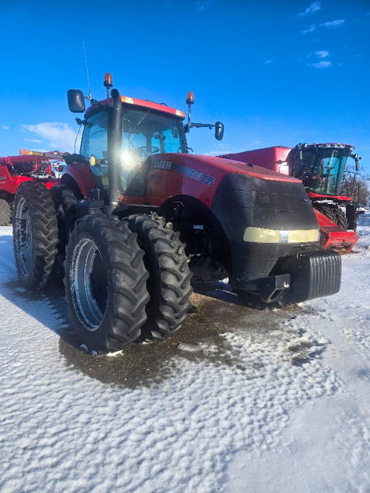 CASE IH 235
