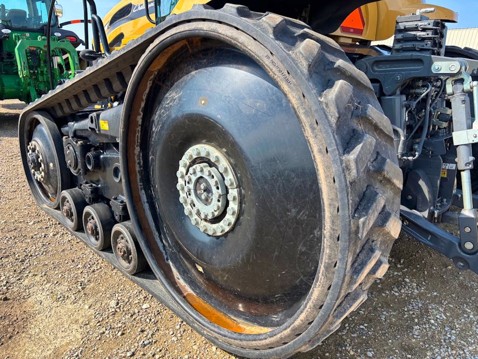 Challenger MT755D