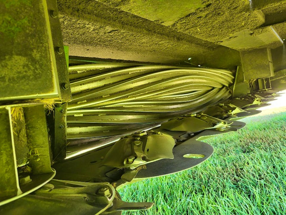 John Deere 946
