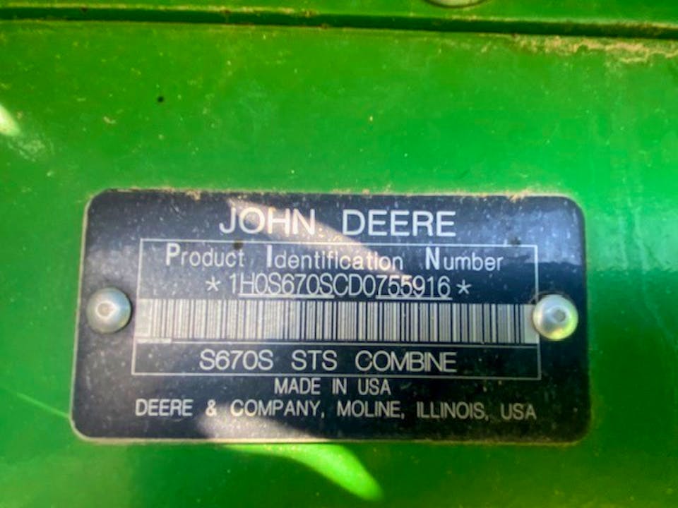 John Deere S670