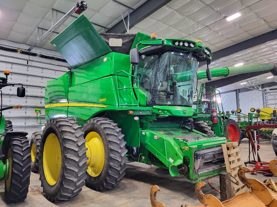 John Deere S680
