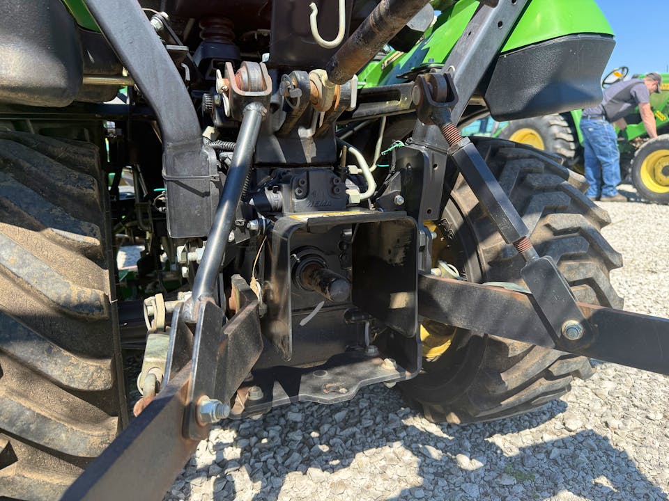 John Deere 1023E