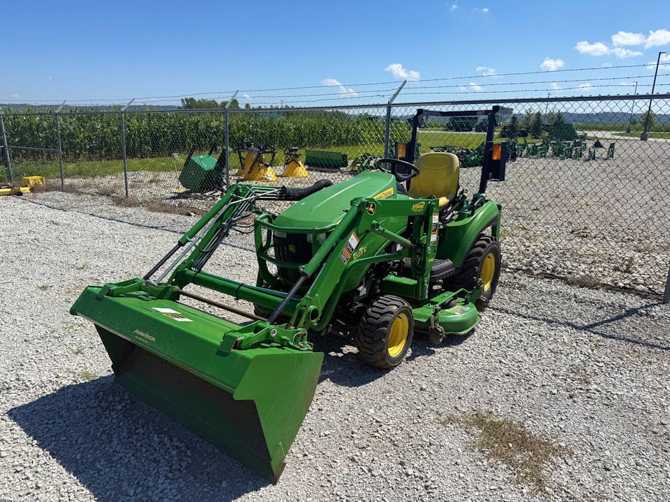John Deere 1023E